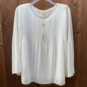 Max Studio ivory flowy pleated blouse